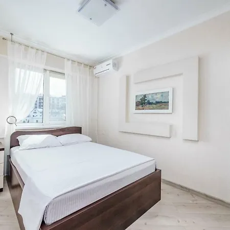 Апартаменти Near Sea Shevchenko Park *