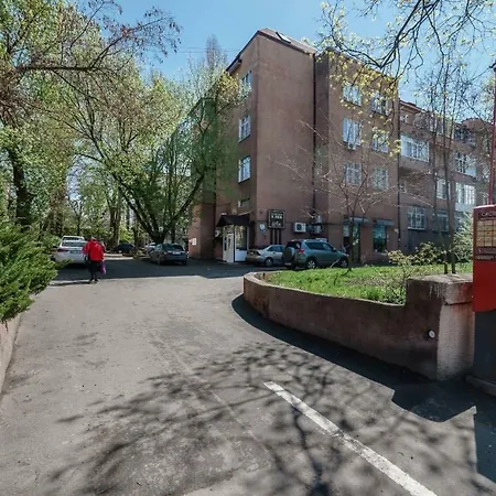 Near Sea Shevchenko Park Апартаменти Одеса